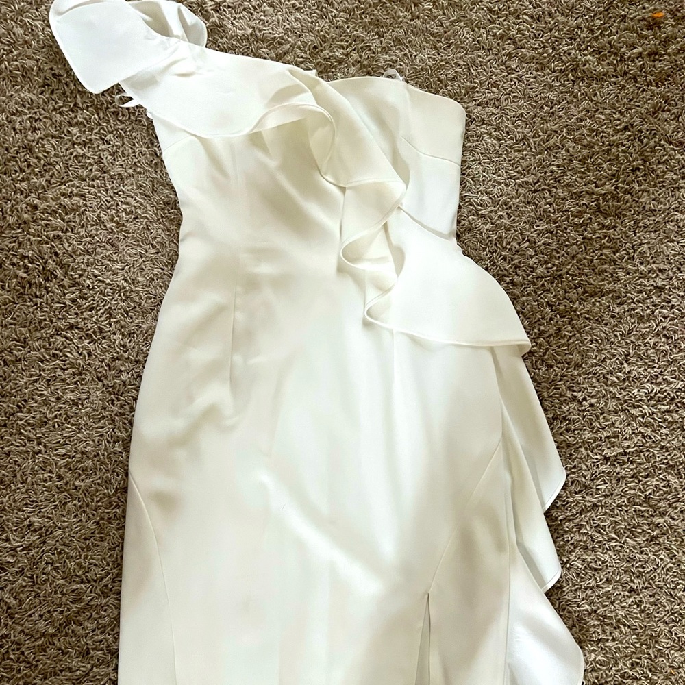 Gianni Bini white dress off shoulder